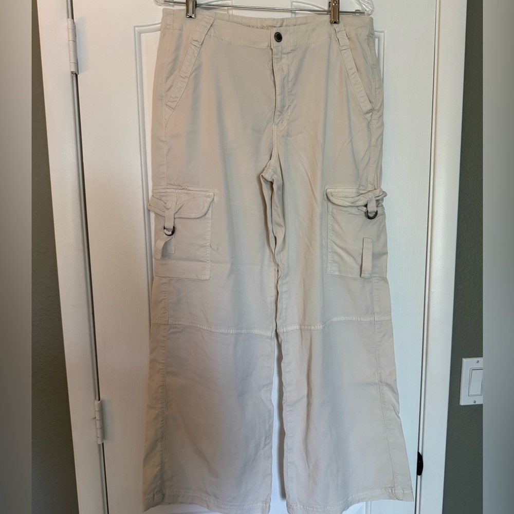 Women’s American Eagle Wide Leg Cargo Pants